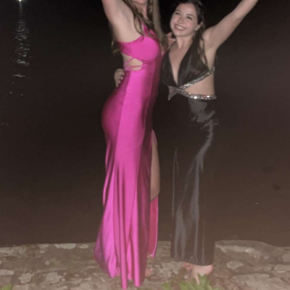 PROM DRESS - Picture 2 of 5